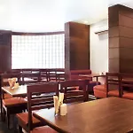 Hotel Lucky Goregaon 3*