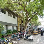 Oyo Rooms 565 Sakinaka 90 Ft Road