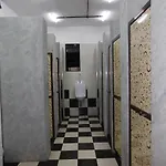 Hostel Abuzz Sakinaka *
