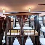 Sunshine Backpackers, Airport Hostel