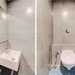 Hotel The Qubic
