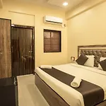 Apsara- Near J J Hospital Hotel