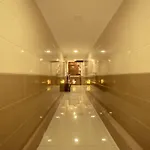Apsara- Near J J Hospital Hotel 2*