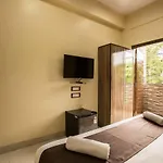 Apsara- Near J J Hospital Hotel