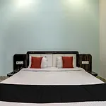 Capital O 72337 Konkan Tadka Hotel