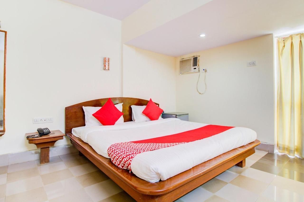 Hotel Oyo 66827 Island Club
