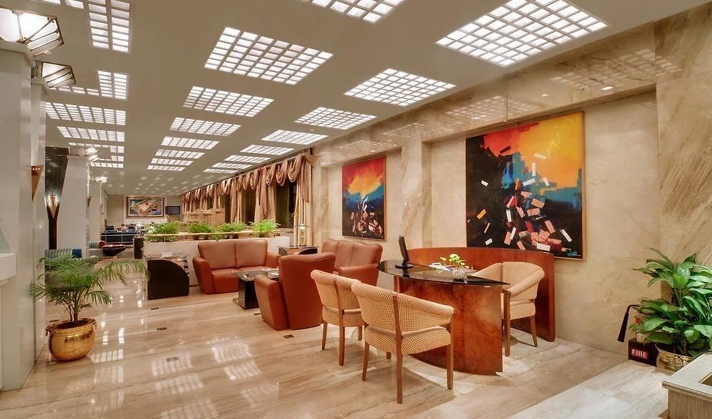 Hotel Kohinoor Continental, Airport