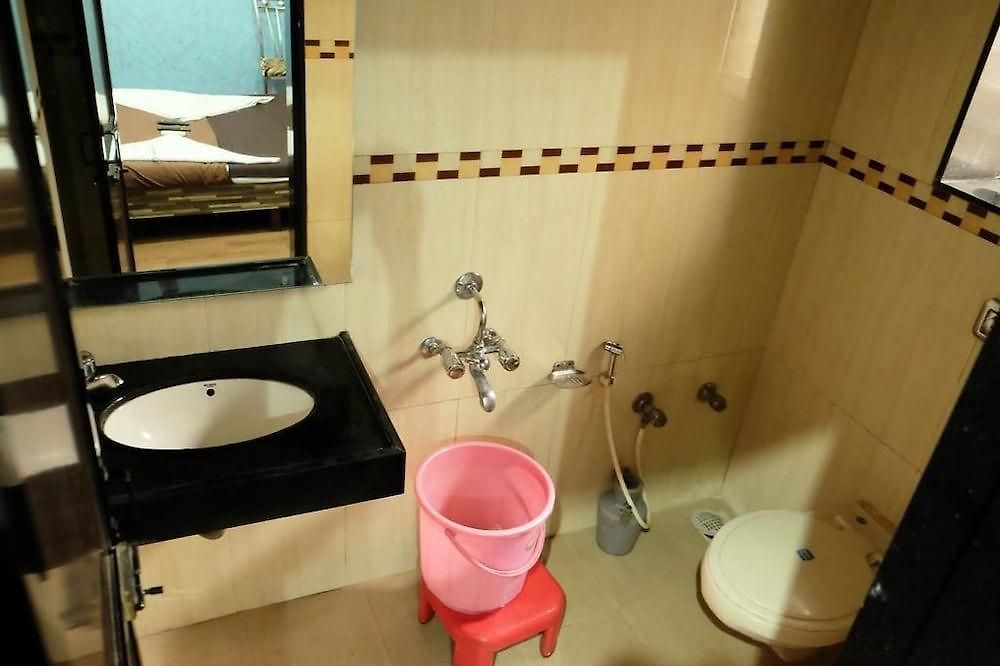 Hotel New India 2*