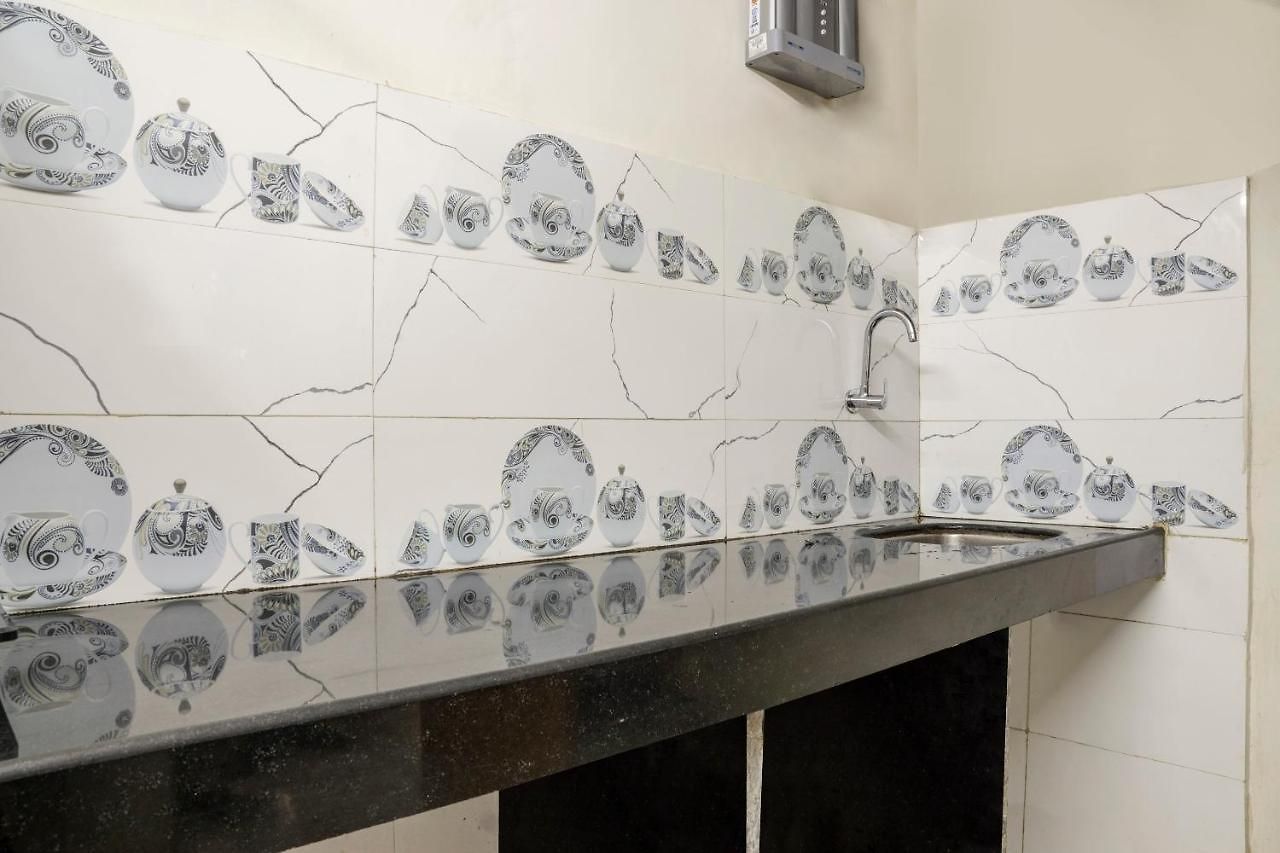 Guest house Oyo 45370 Elegant Powai Mumbai