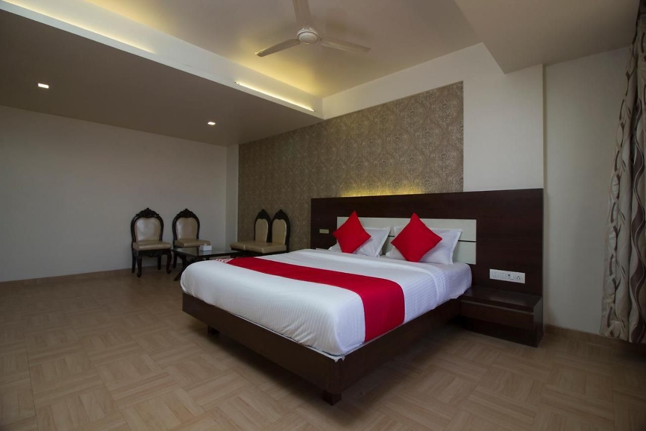 Oyo 37193 Vijay Sagar Deluxe