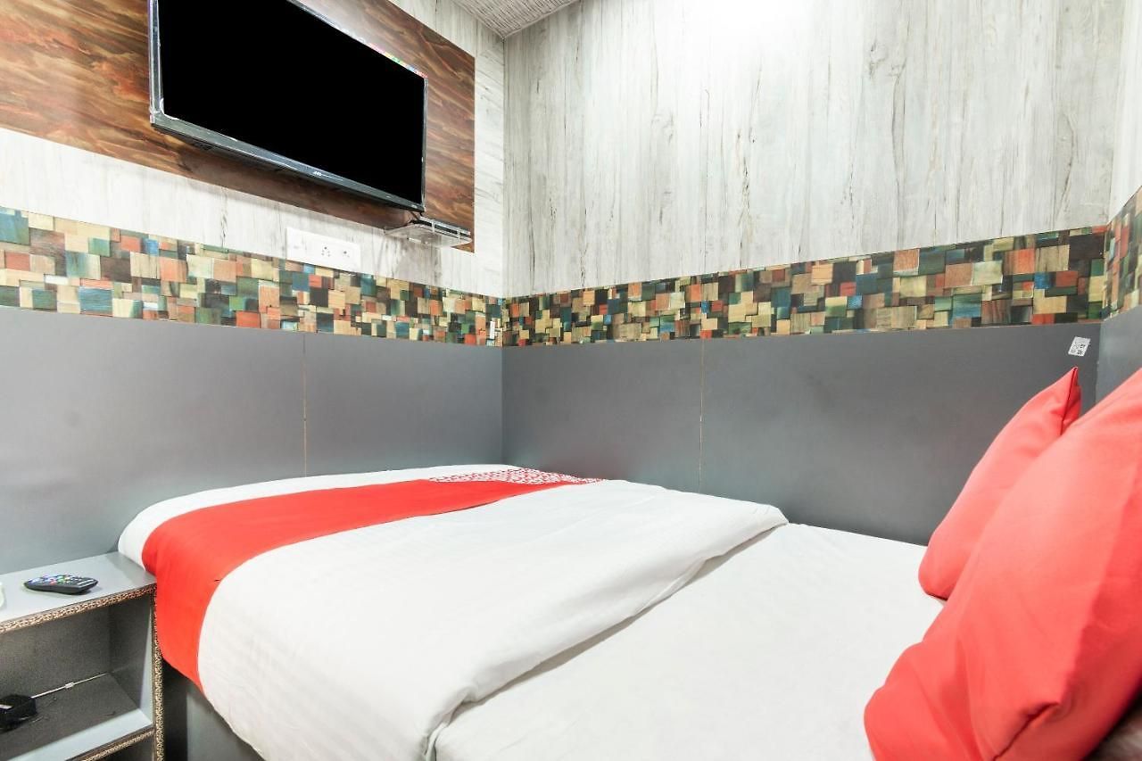 Oyo 72150 Capital Hotel 3*
