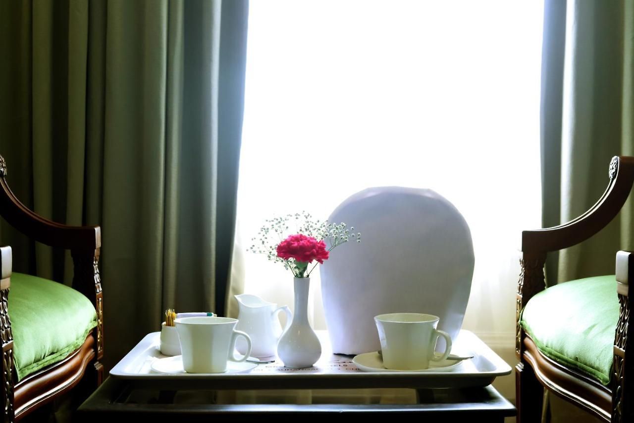 The Ambassador, Marine Drive, Hotel Mumbai