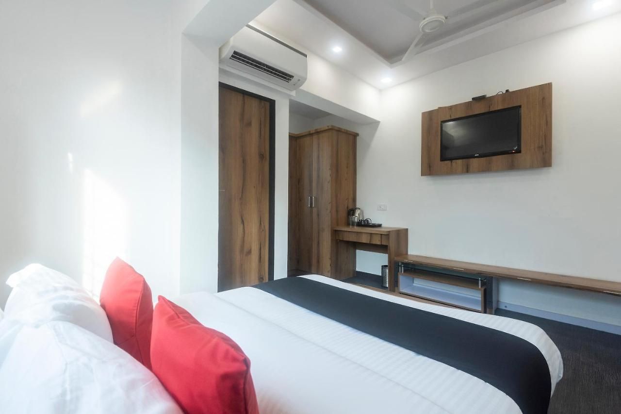 Capital O 68823 Baba's Residency Mumbai