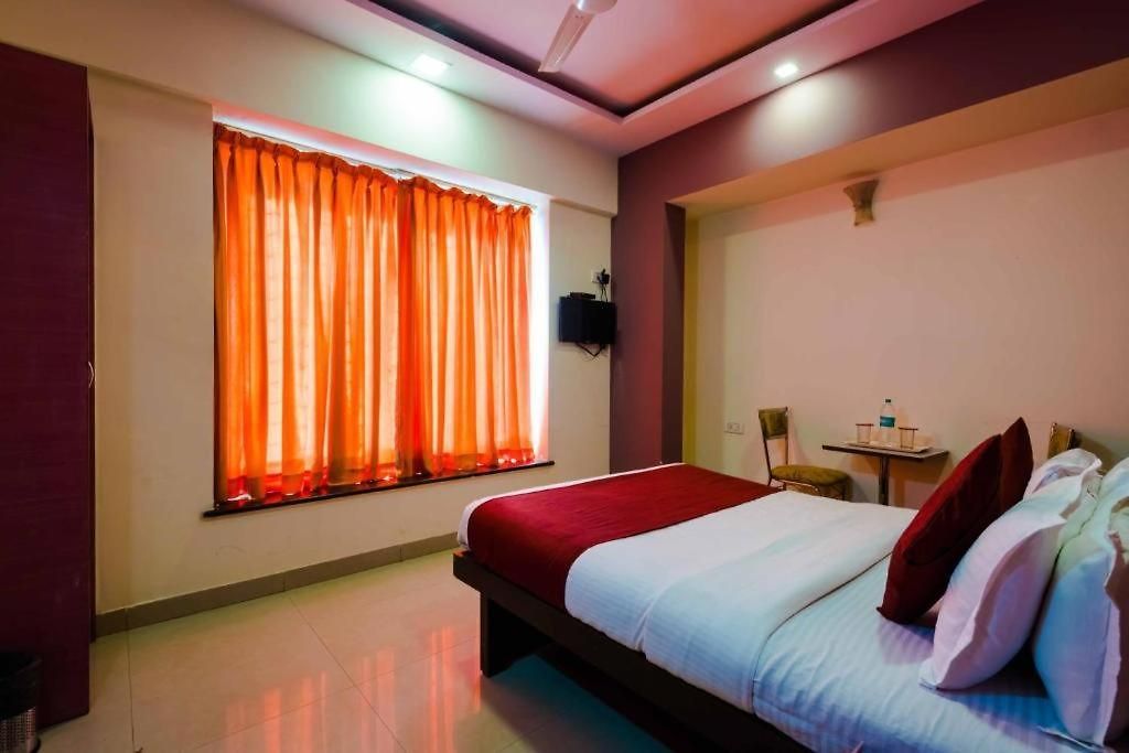 Golden Plaza Hotel 3*