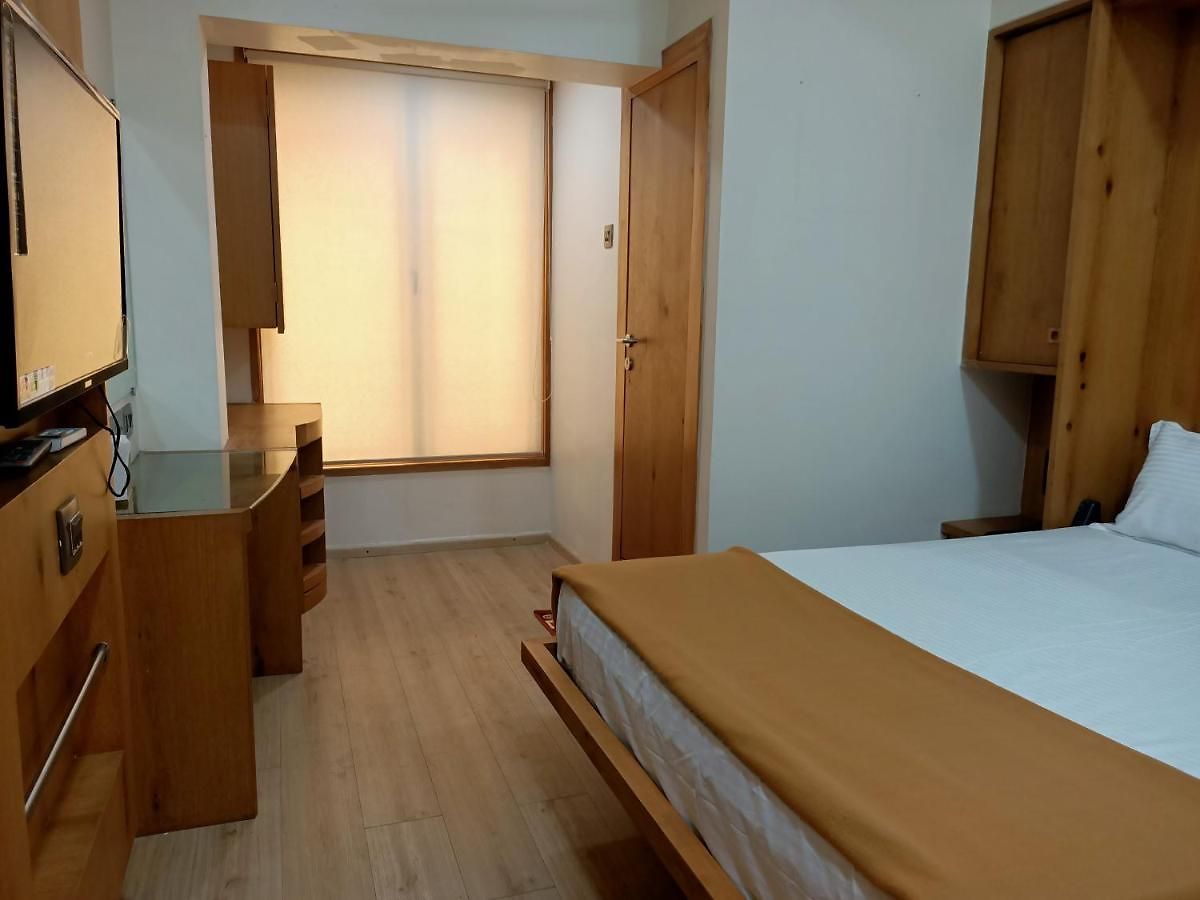 Elegancenx Andheri 2*