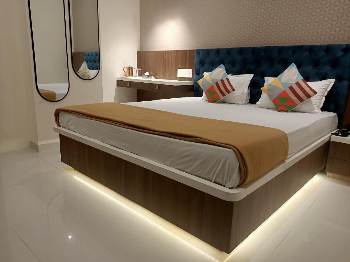 Hotel Fabhotel Elegance