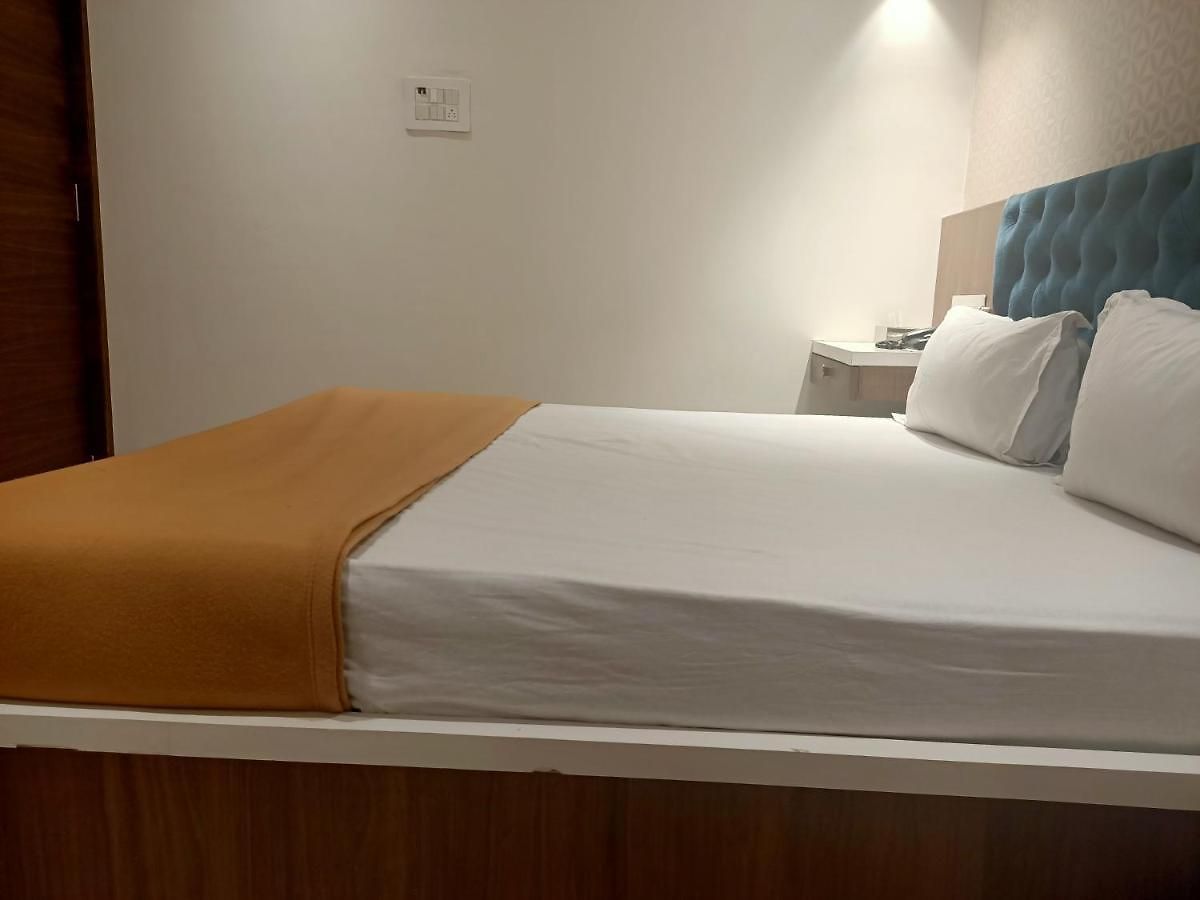Hotel Fabhotel Elegance Mumbai