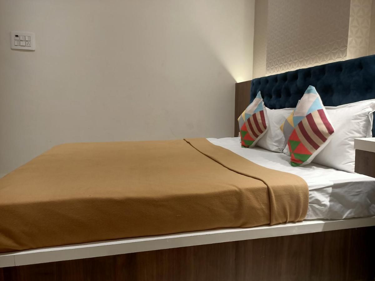 Fabhotel Elegance Hotel