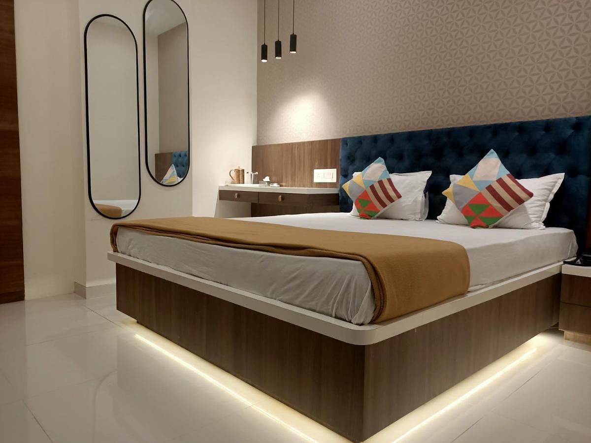 Hotel Fabhotel Elegance Mumbai
