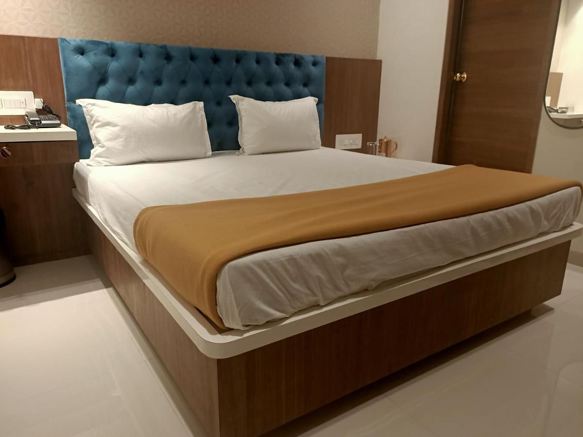 Fabhotel Elegance Mumbai