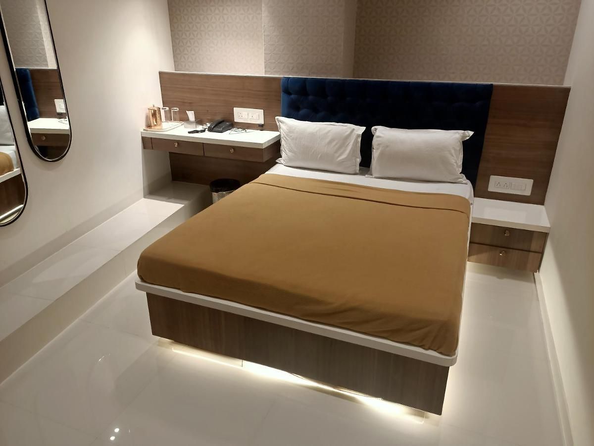 Hotel Fabhotel Elegance