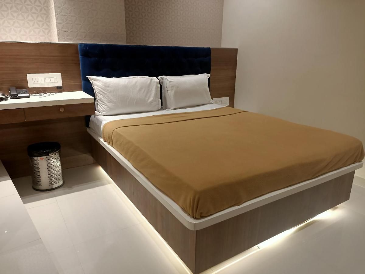 Fabhotel Elegance 2*