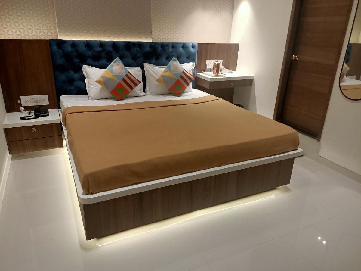 Hotel Fabhotel Elegance