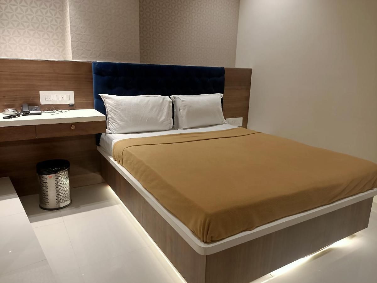 Fabhotel Elegance Hotel 2*