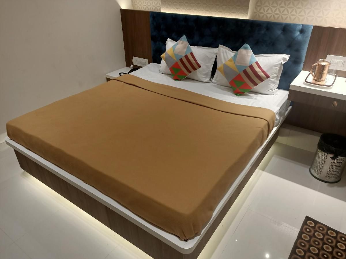 Fabhotel Elegance 2*