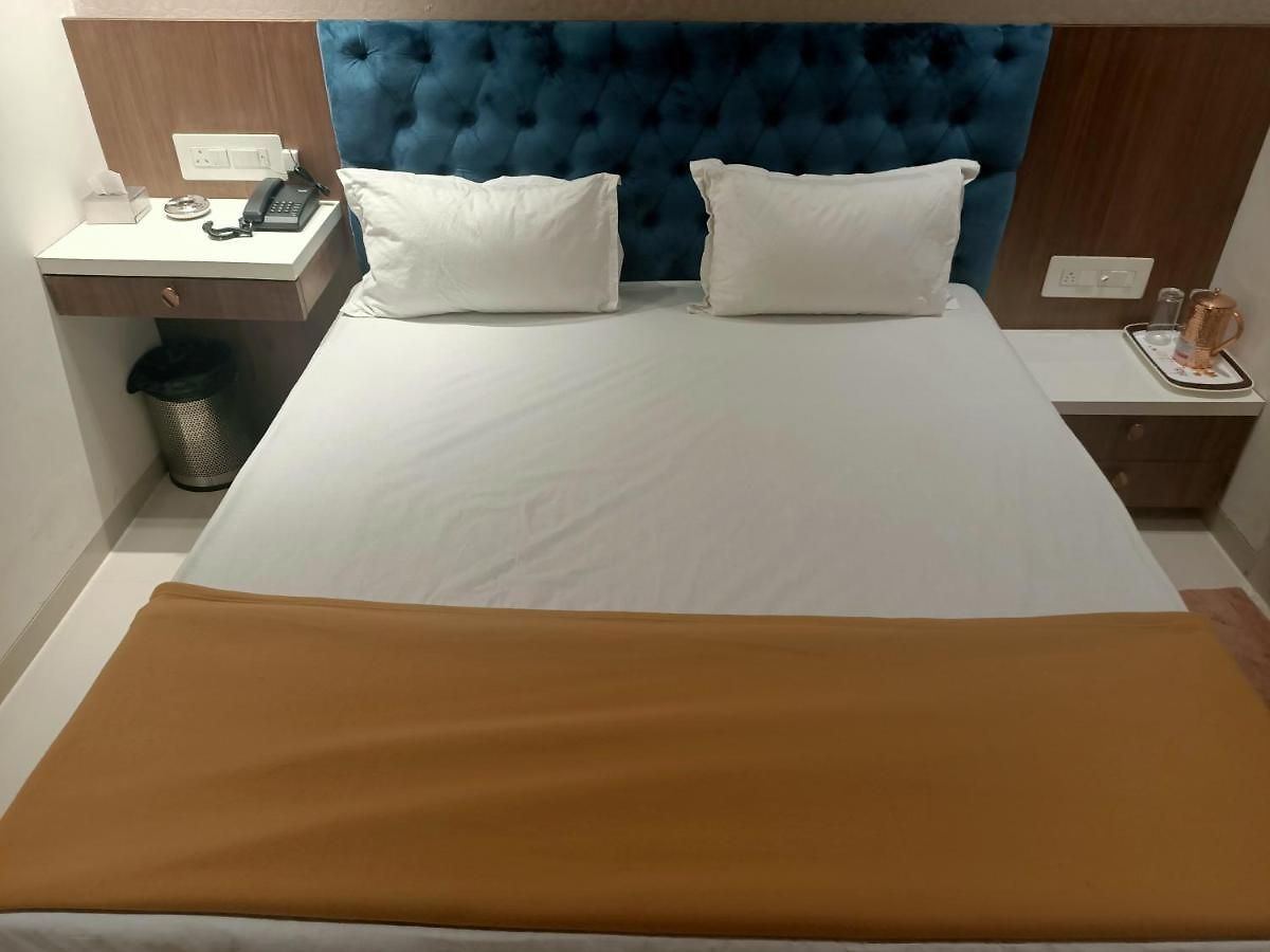 Hotel Fabhotel Elegance Mumbai