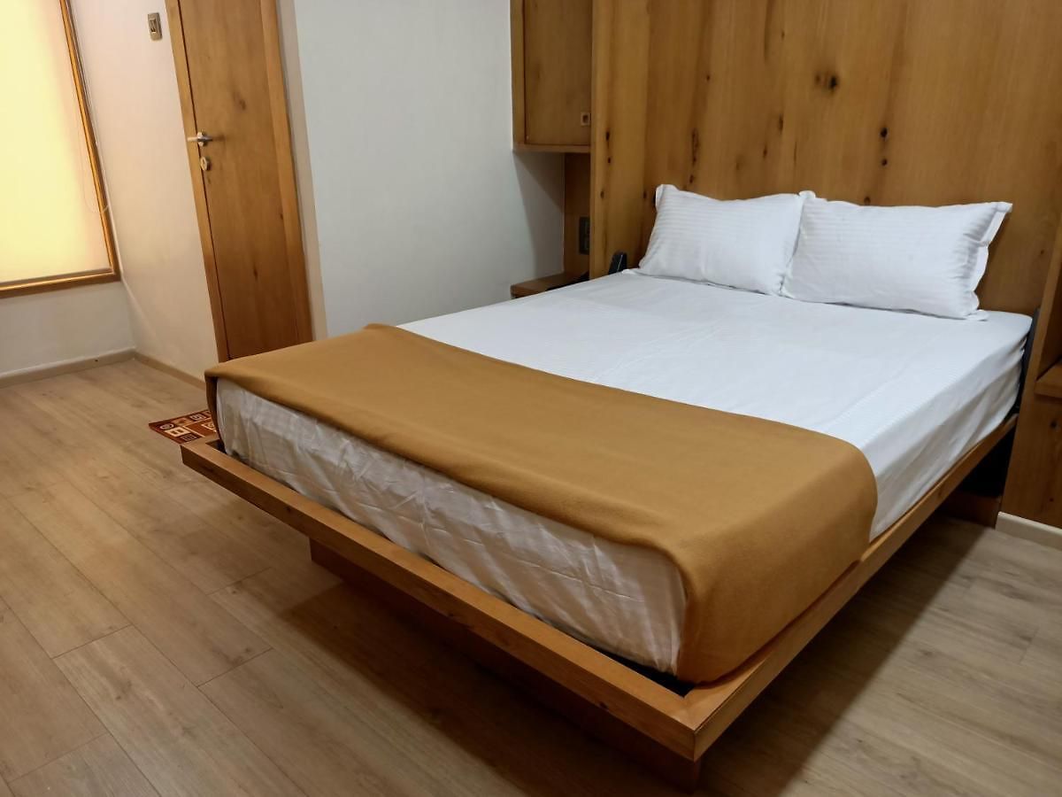 Elegancenx Andheri 2*
