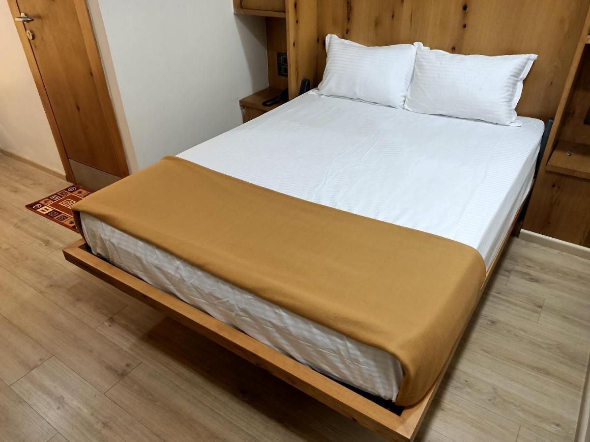 Elegancenx Andheri Hotel