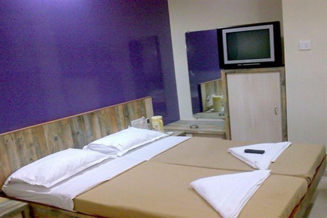 Fabhotel Galaxy 3*