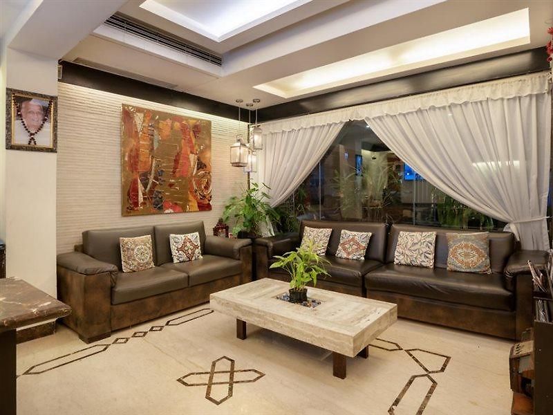 Executive Enclave 3*