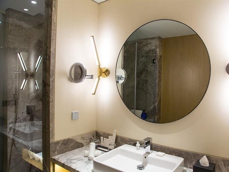 Radisson Blu International Airport 5*