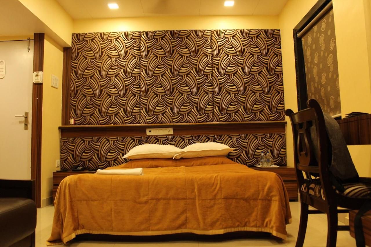Hotel Metro Palace Bandra Mumbai