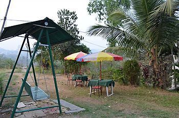 Hill View Hotel 2*