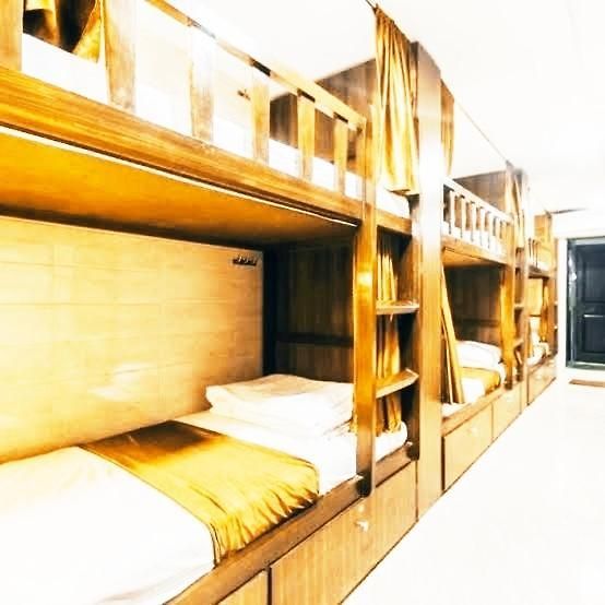 Awesome Male Only Bed & Breakfast Mumbai