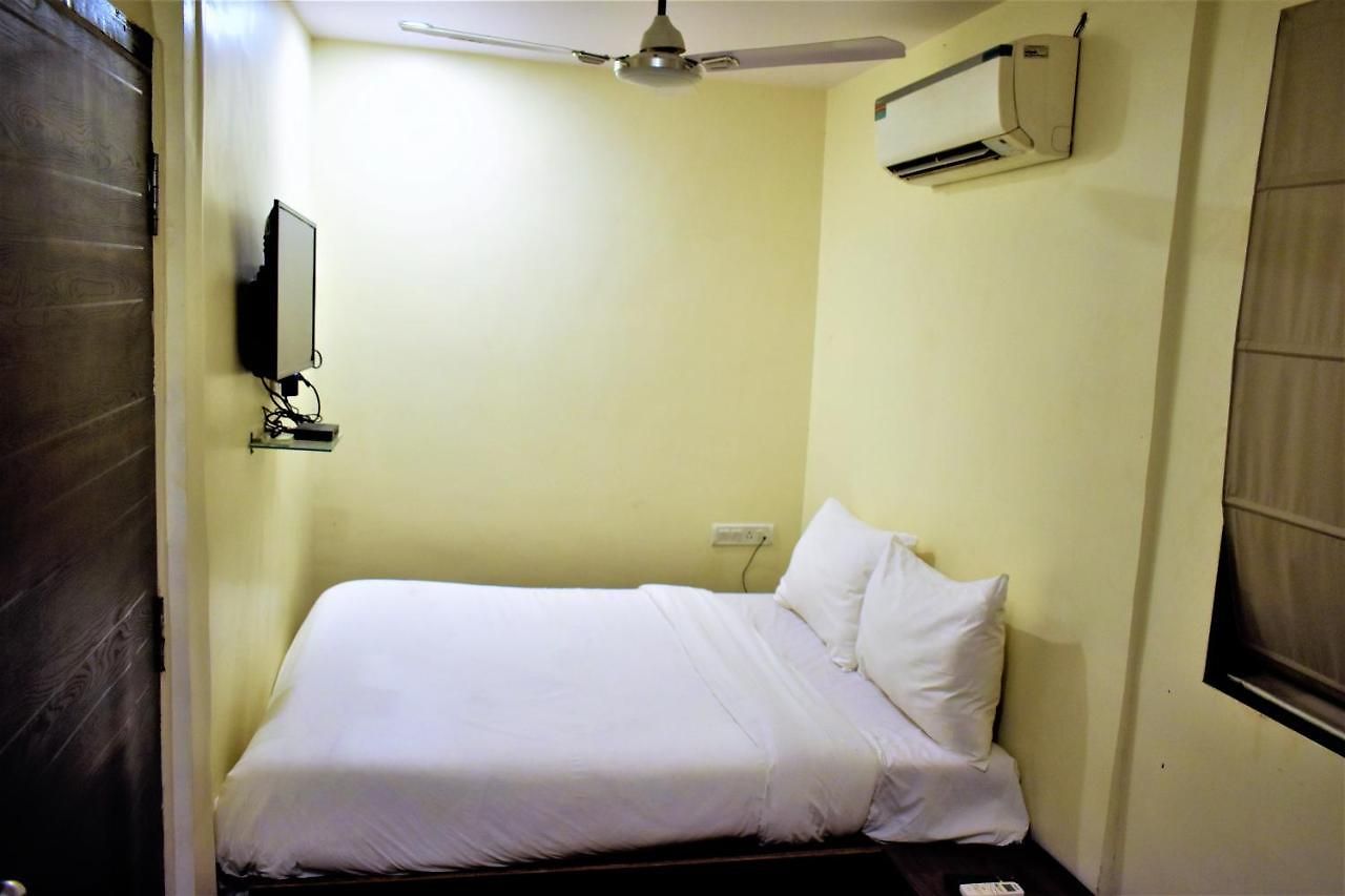 Hotel Golden Tulipzz By Marvik Mumbai