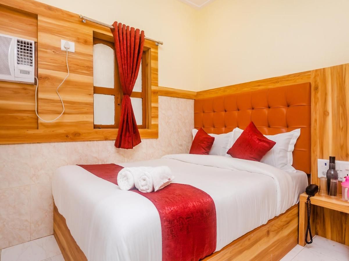 Hotel Aman Near Cst