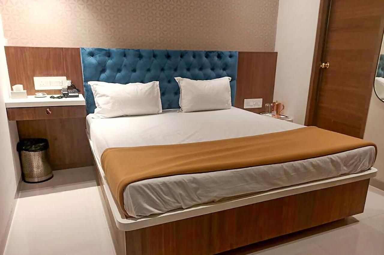 Fabhotel Elegance