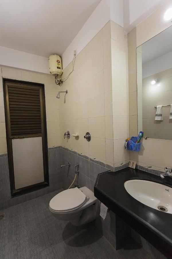 Apartment Aristo Serviced Near Kokilaben Dhirubai Ambani Hospital For Family Only Mumbai
