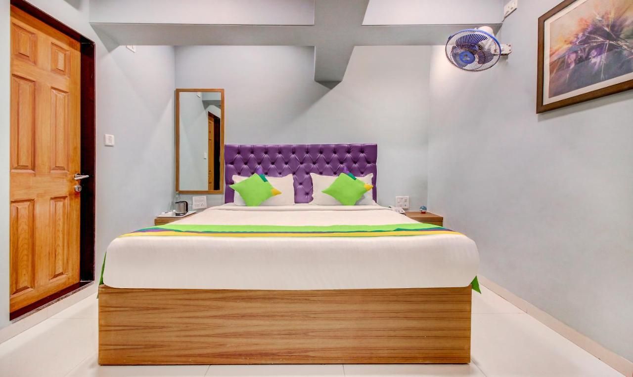 Hotel Treebo Cruz Royale Santacruz West 3*