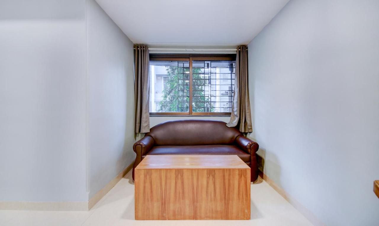 Treebo Cruz Royale Santacruz West 3*