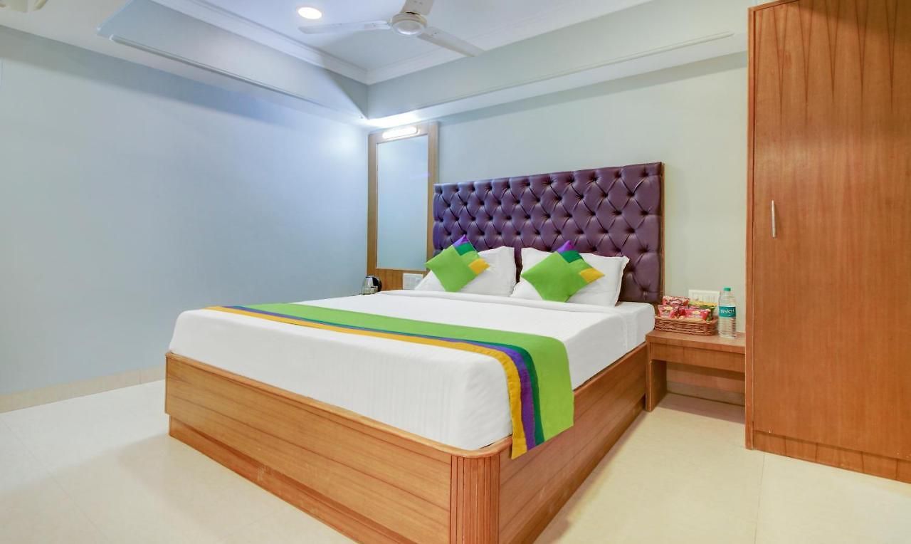 Treebo Cruz Royale Santacruz West Hotel 3*