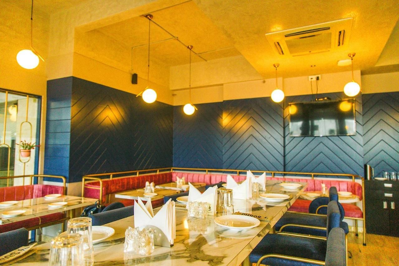 Fabhotel Sahar Garden - Nr International Airport