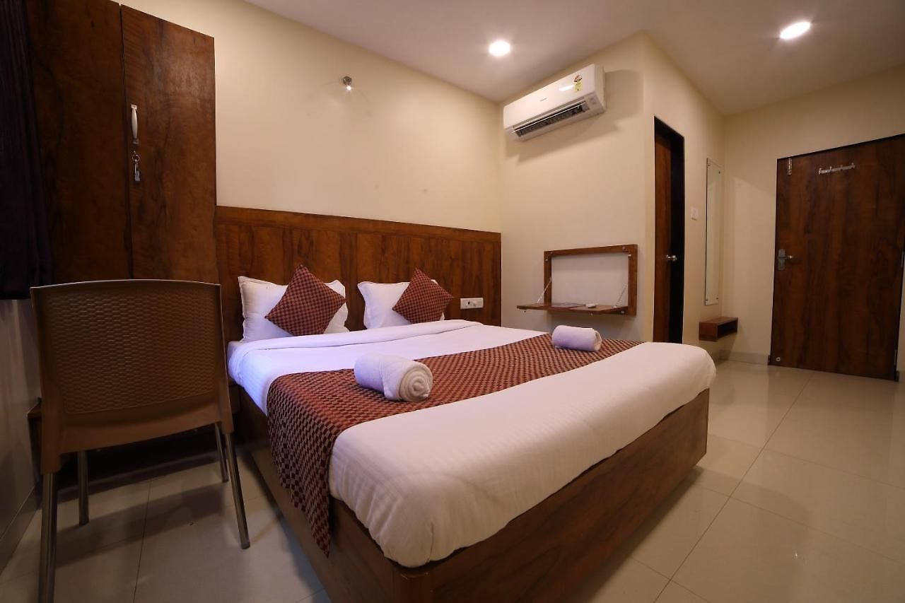 Hotel Oyo 8757 Prakash
