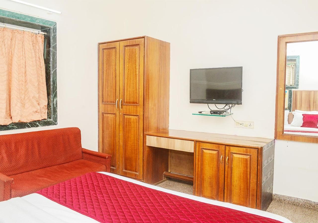 Subhash- Andheri Hotel