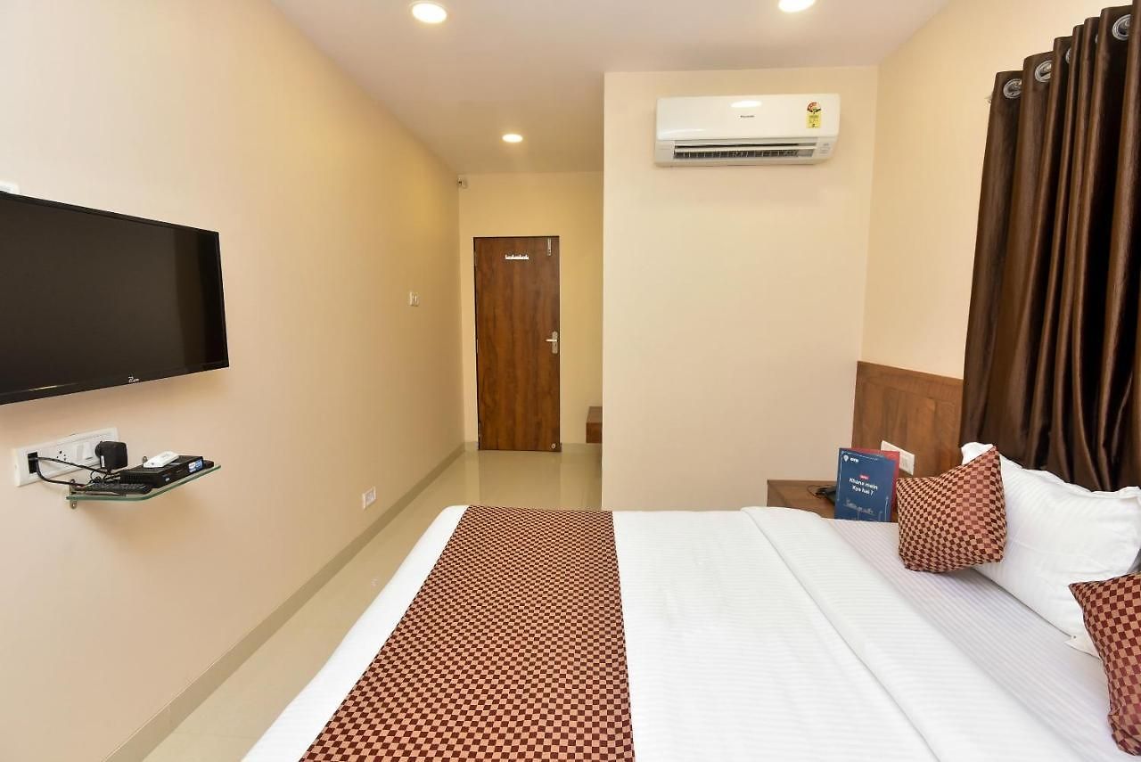 Hotel Oyo 8757 Prakash 3*