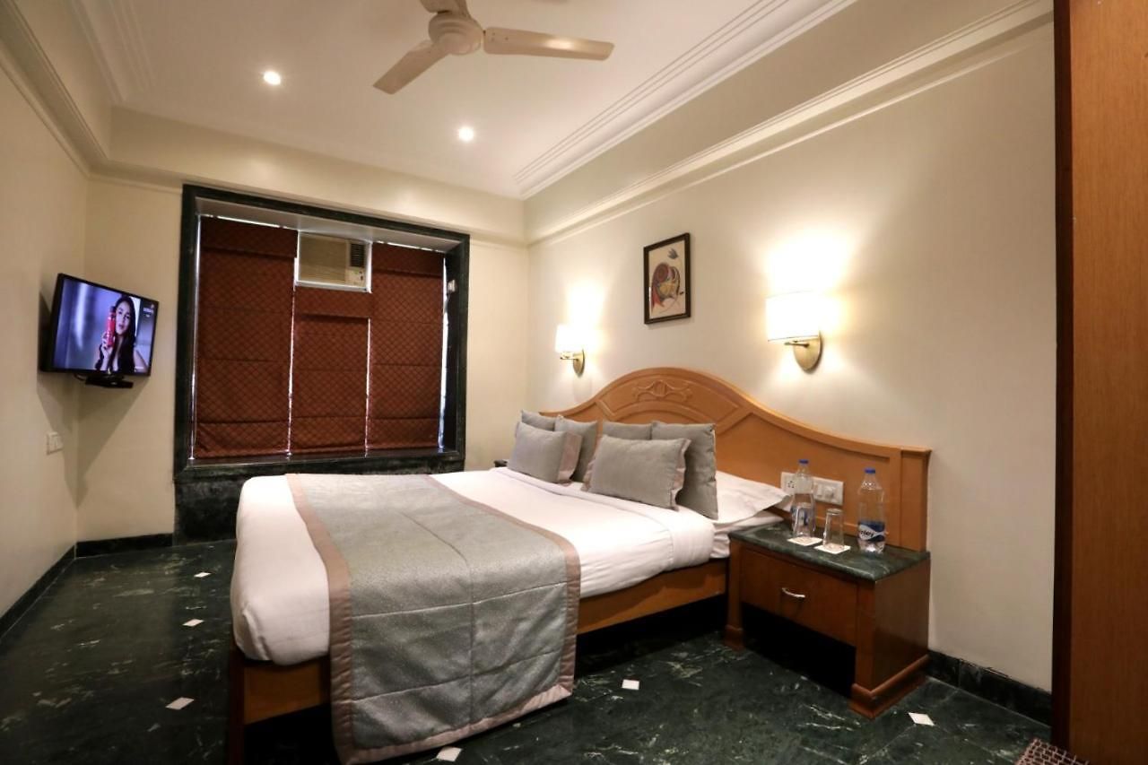 Hotel Sai Leela *